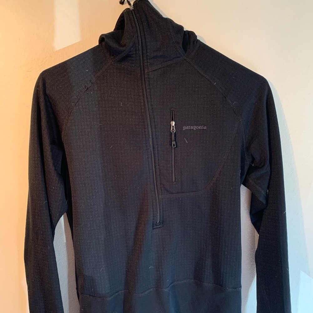 R1 Patagonia hoody